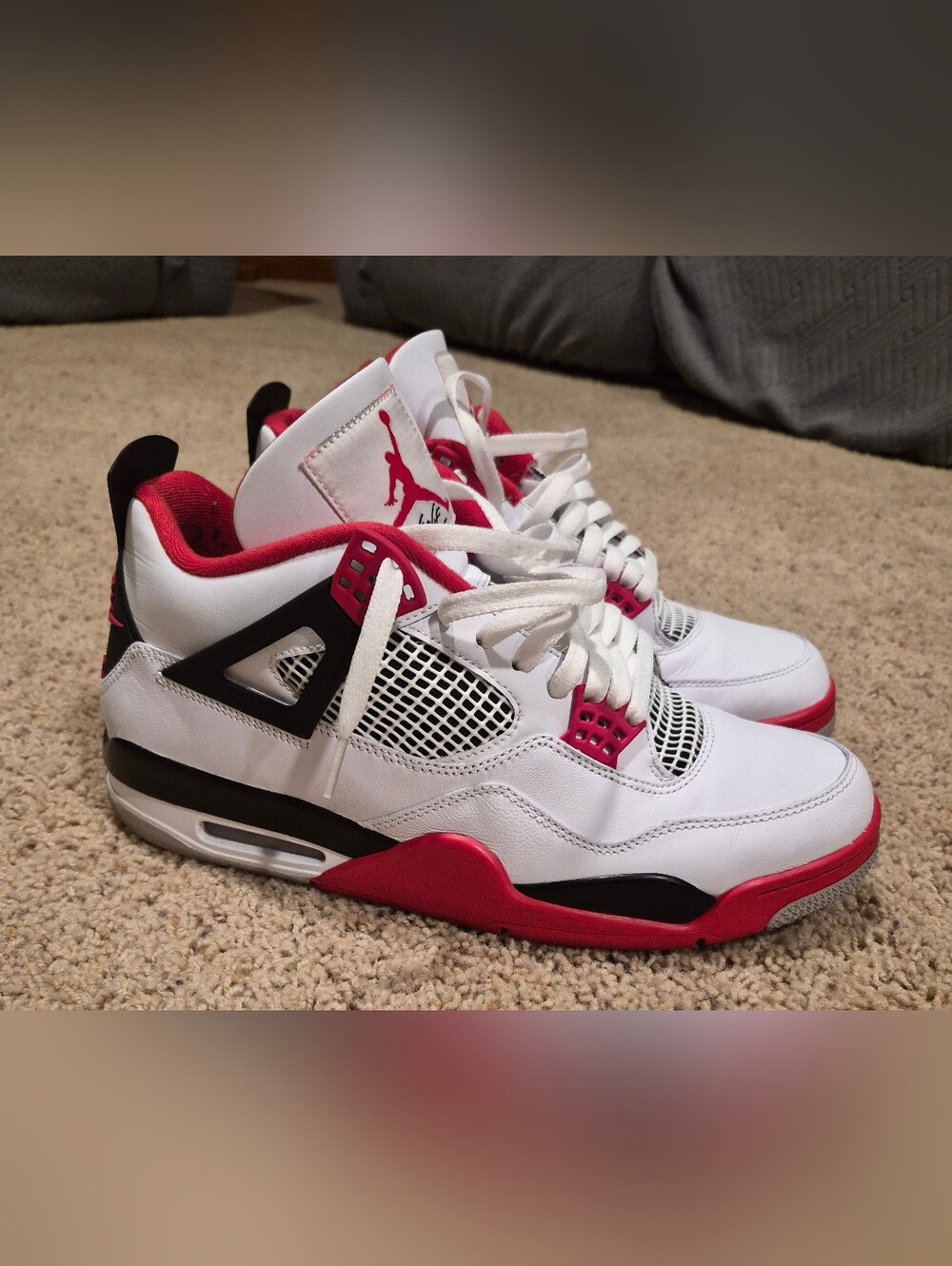 Jordan 4 Fire Red - Picture 2 of 8